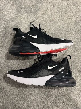 Nike Men's Air Max 270 Black White size 11